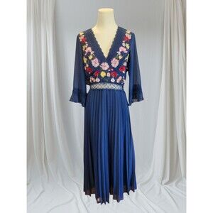 ASOS Designs Floral Navy Blue Embroidered Dress (US) Size 6 Chiffon V-Neck